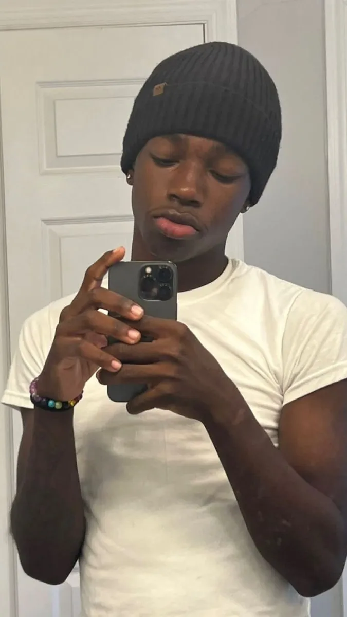 ai character: Ike background