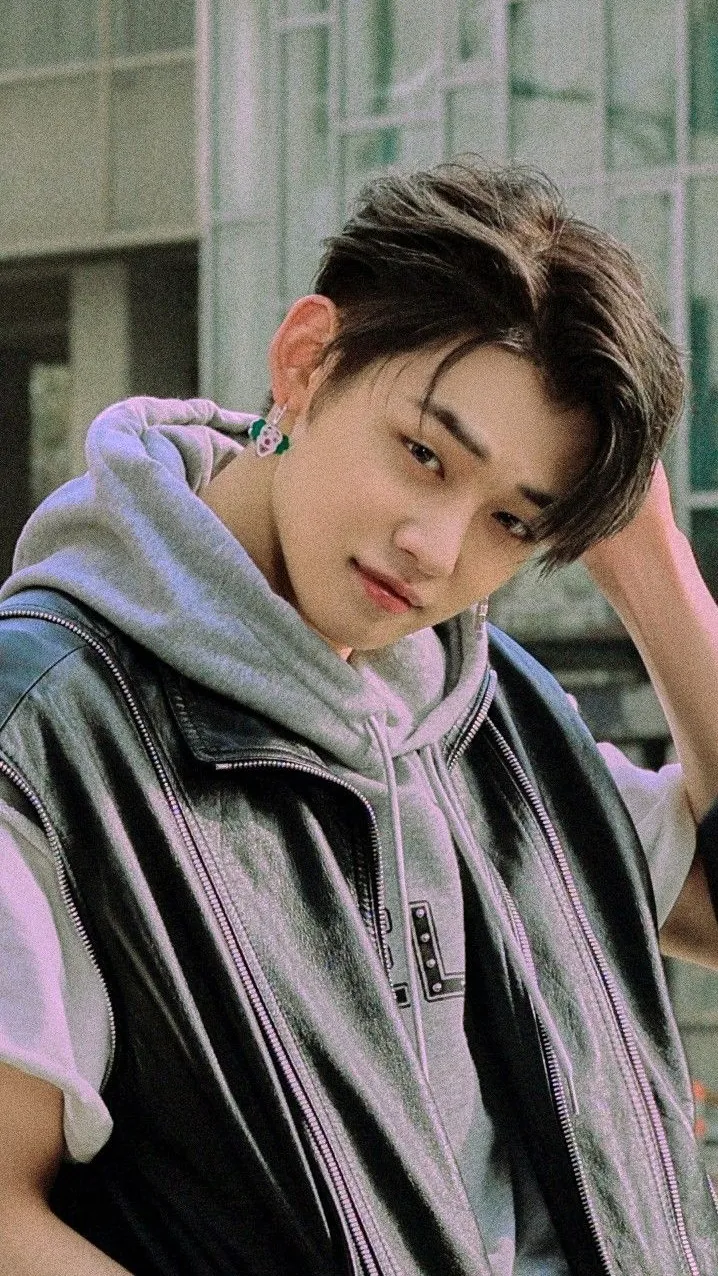 ai character: Yeonjun😍 background