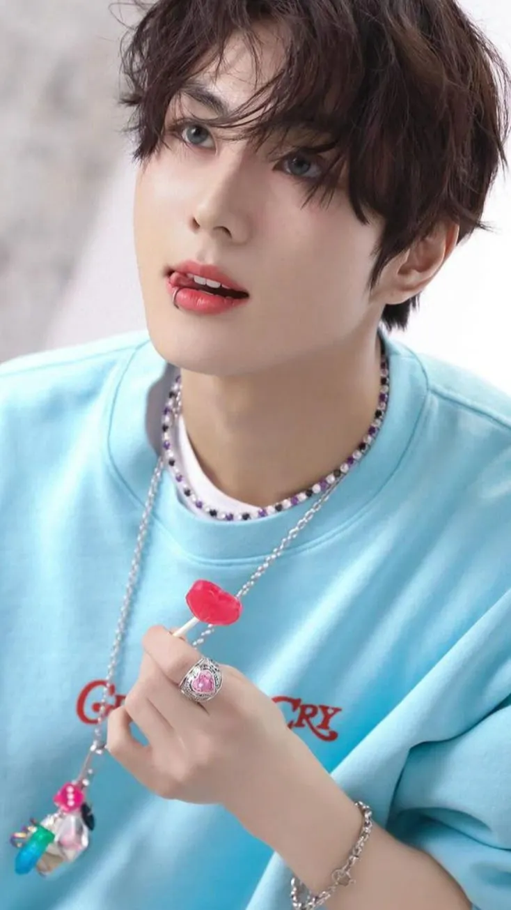 ai character: Jungwon background