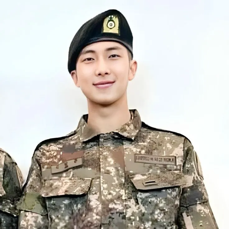 chat with ai character: Kim Namjoon