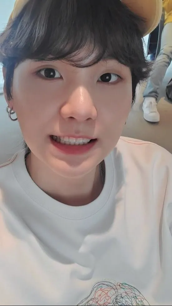 ai character: Suga background