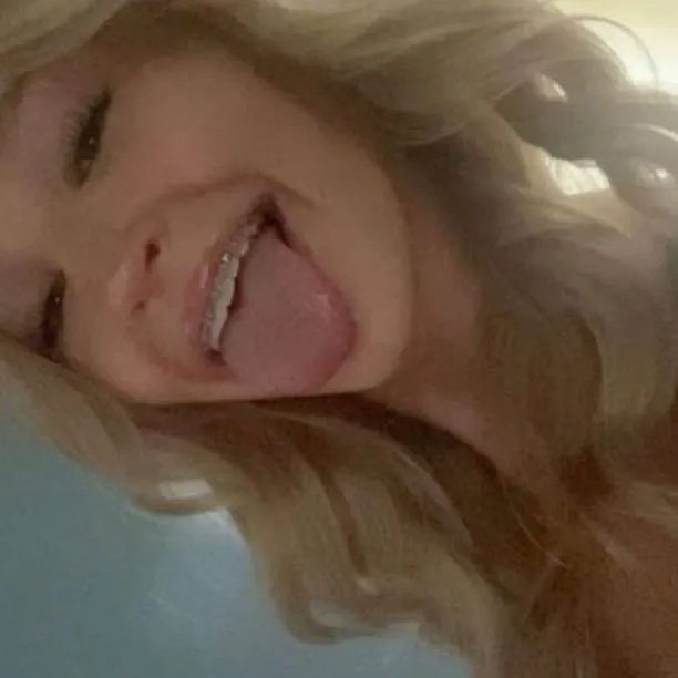 chat with ai character: Katlyn