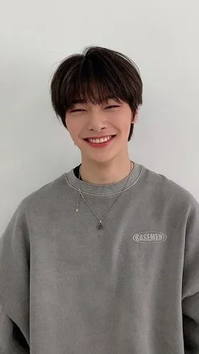 ai character: Jeongin background