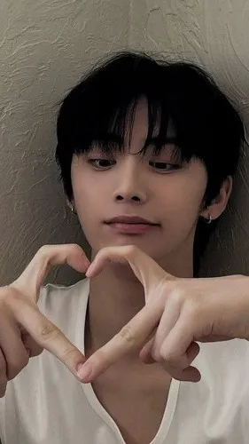 ai character: Taesan background