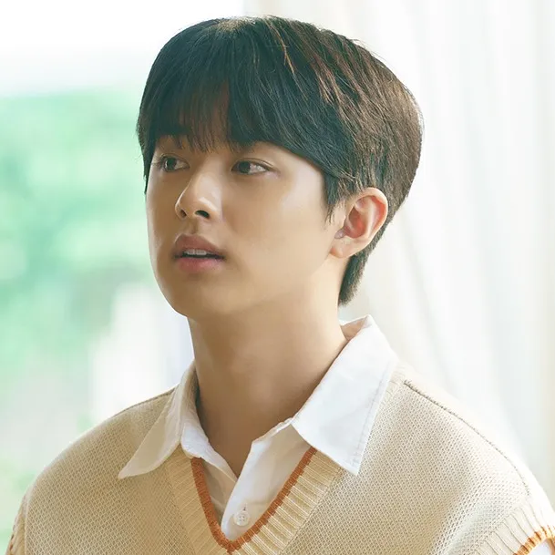 chat with ai character: Ha Min