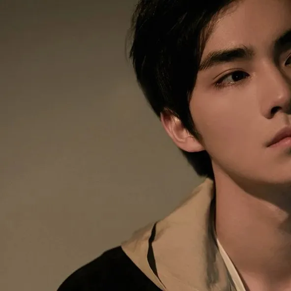 chat with ai character: Xiaojun