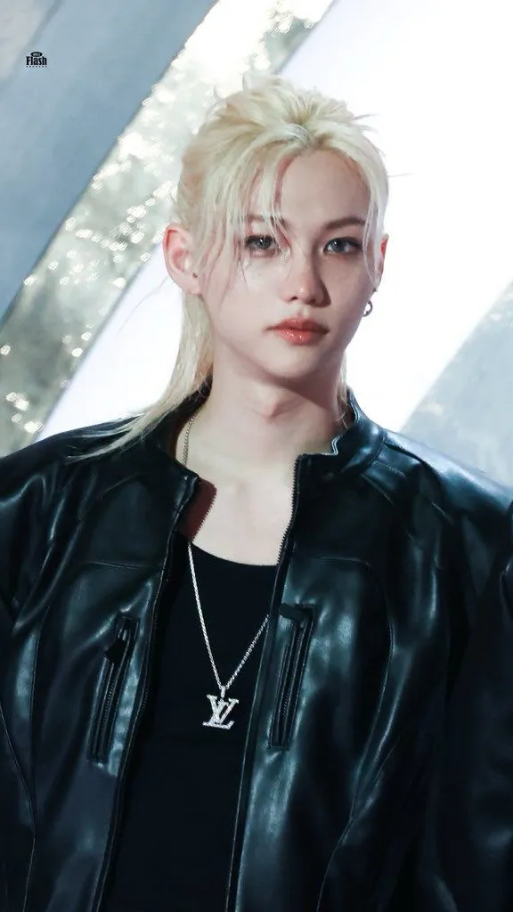 ai character: 𝑭𝒆𝒍𝒊𝒙 ♥ background