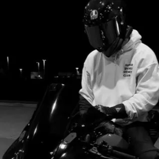 chat with ai character: motorcycleBrother