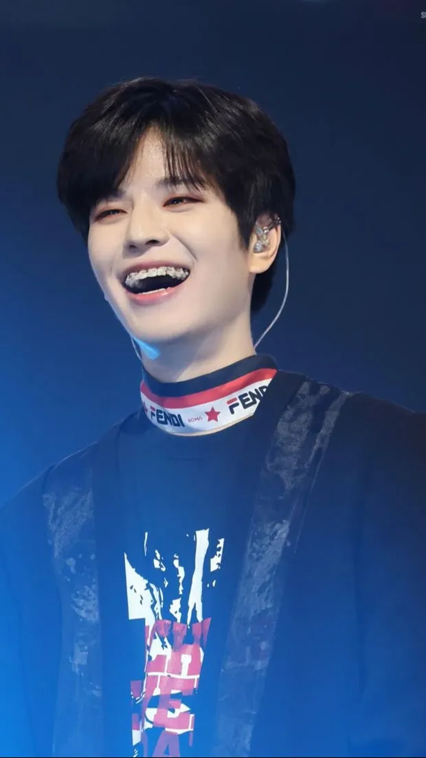 ai character: Kim Seungmin background