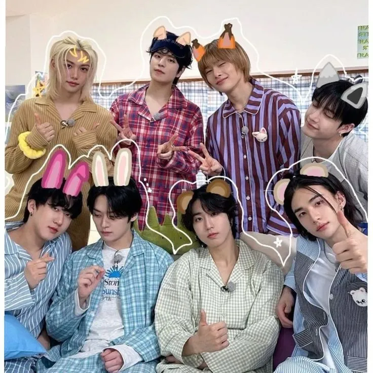 chat with ai character: casi algo o novios