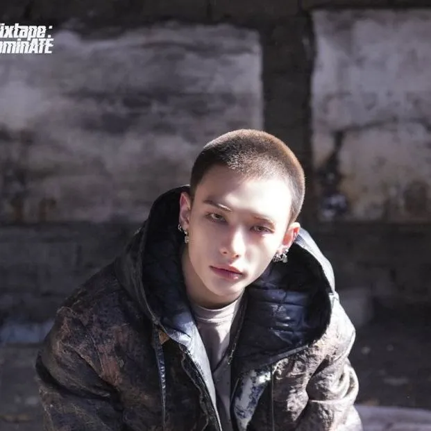 chat with ai character: Hyunjin