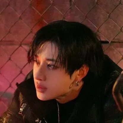 chat with ai character: Bang Chan