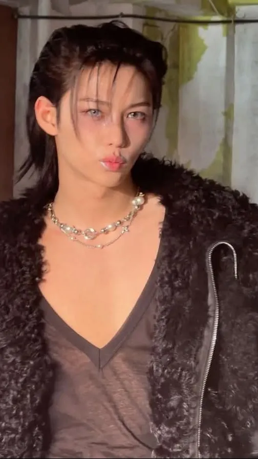 ai character: Felix background