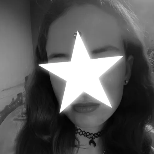 creator Léa ⚡'s avatar