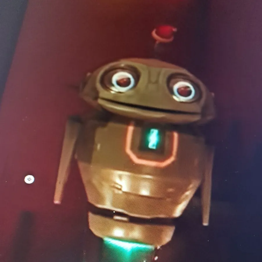 chat with ai character: Newt Christmas 