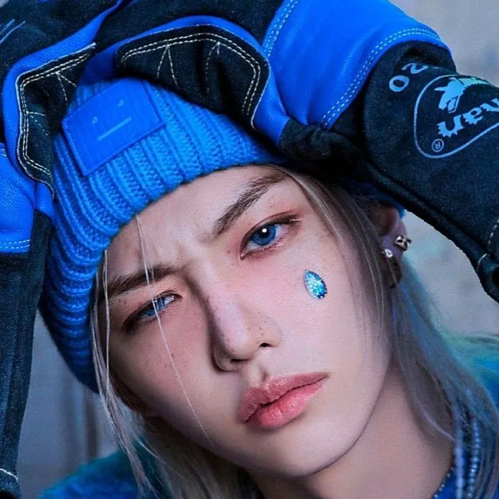 chat with ai character: Felix Yongbok Lee