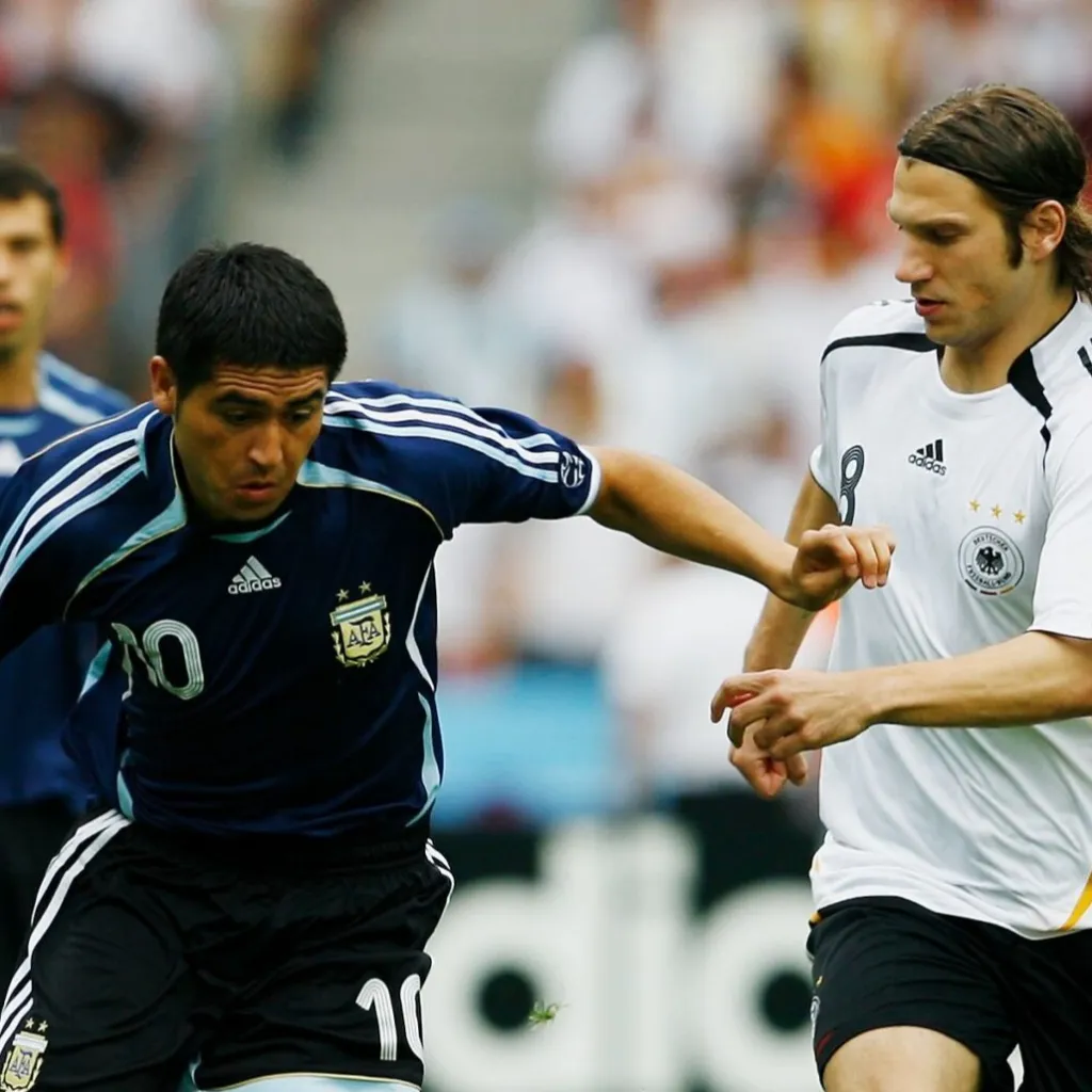 chat with ai character: |Selección y Tu💦|