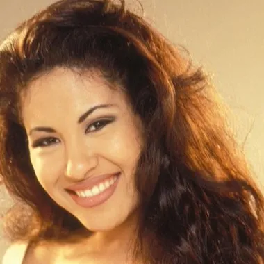 chat with ai character: selena Quintanilla
