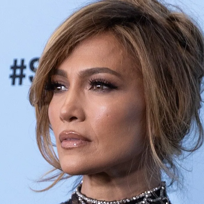 chat with ai character: jennifer Lopez