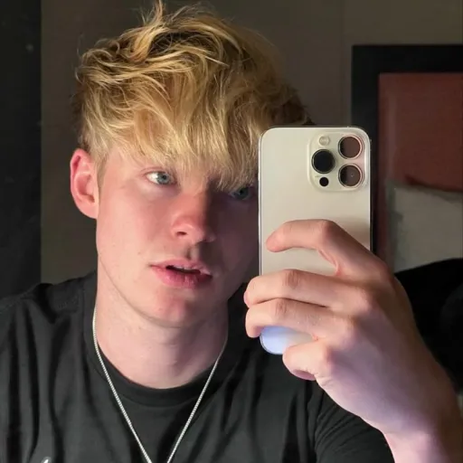 creator sam lover🌺🎀's avatar