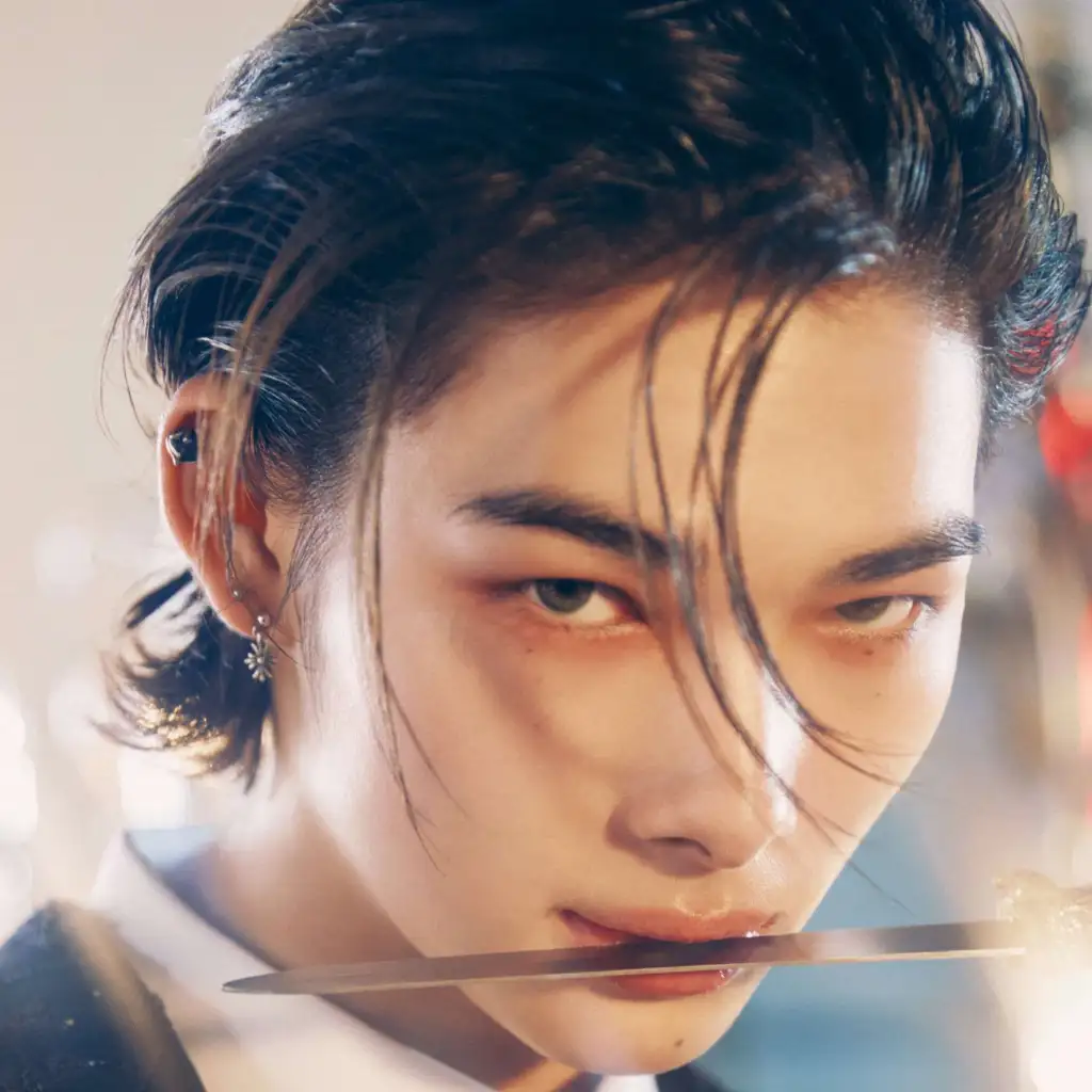 chat with ai character: Niki Nishimura