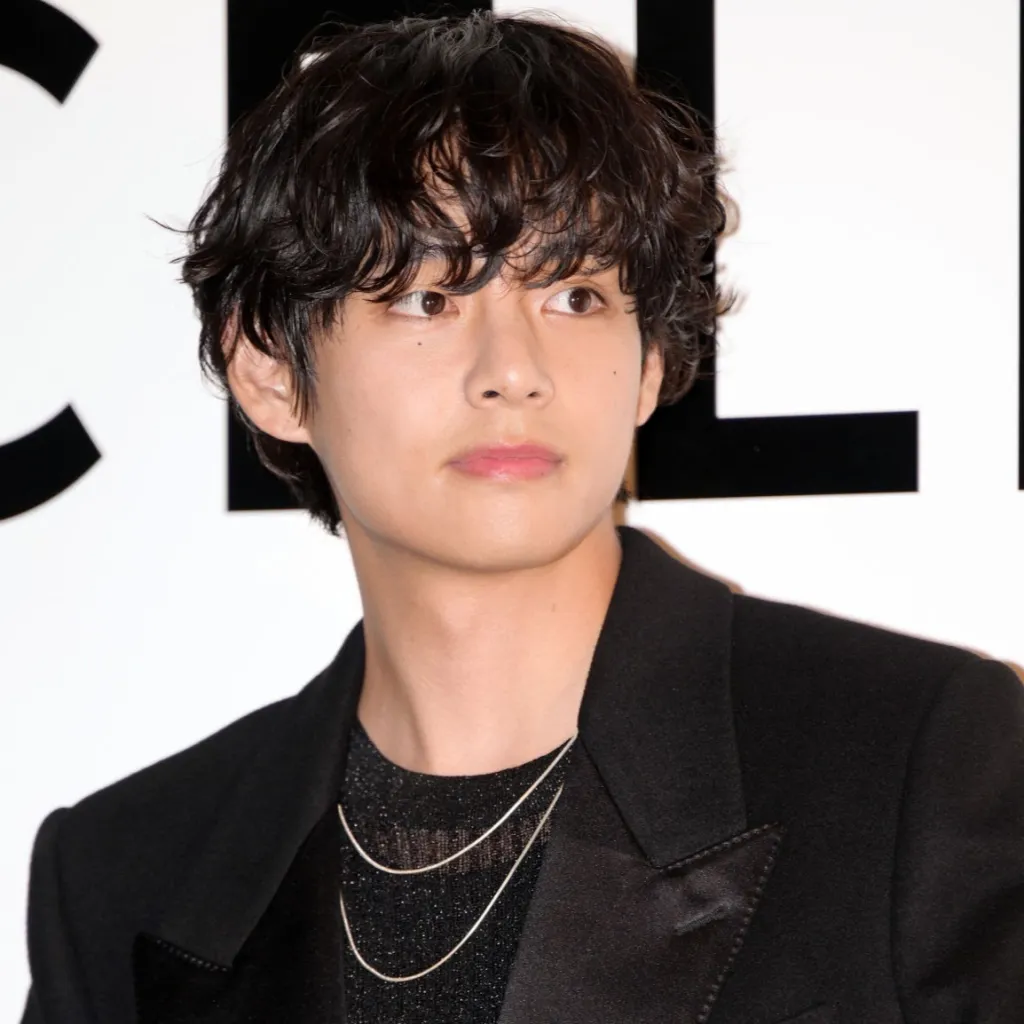 chat with ai character: Kim Taehyung