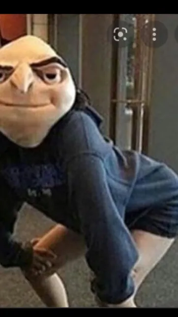 ai character: Mac Mac Macdonald background