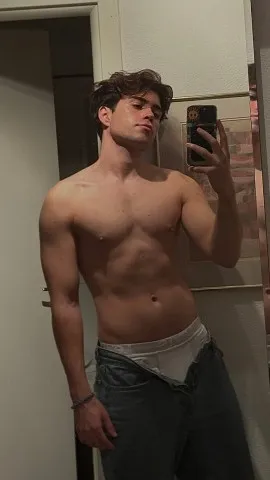 ai character: Benji Krol background