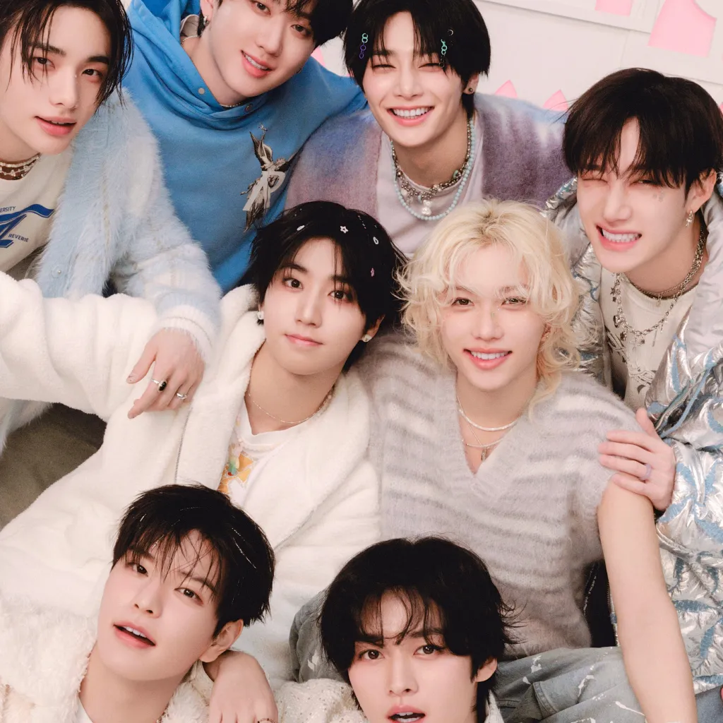 chat with ai character: Stray Kids