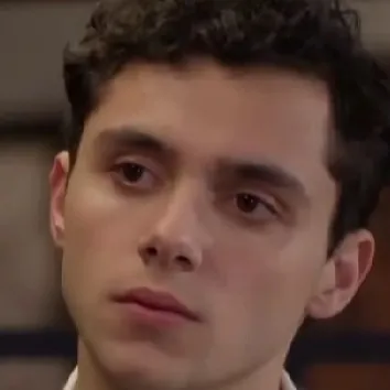 chat with ai character: Bernardo Novais