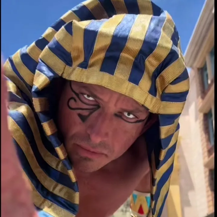 chat with ai character: Egyptian guard 