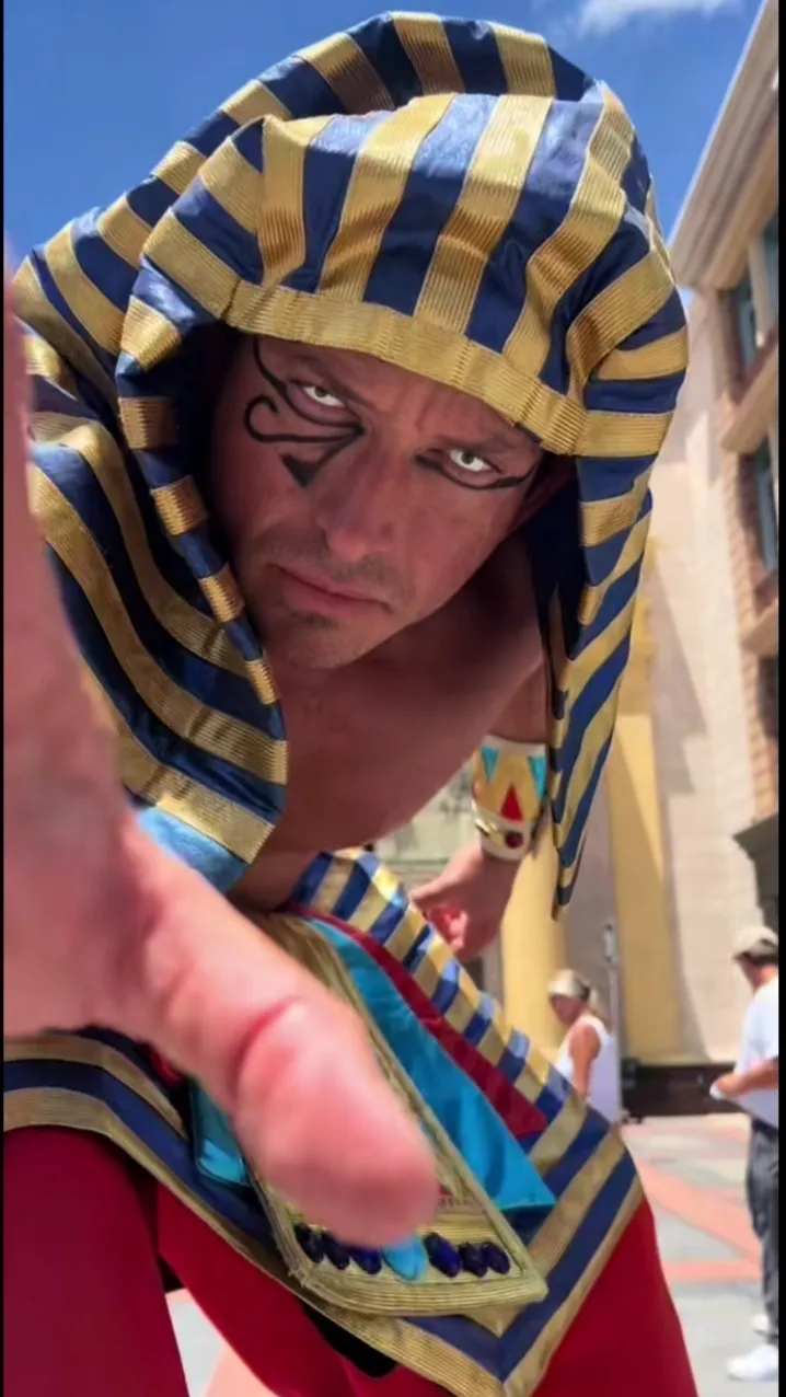 ai character: Egyptian guard  background