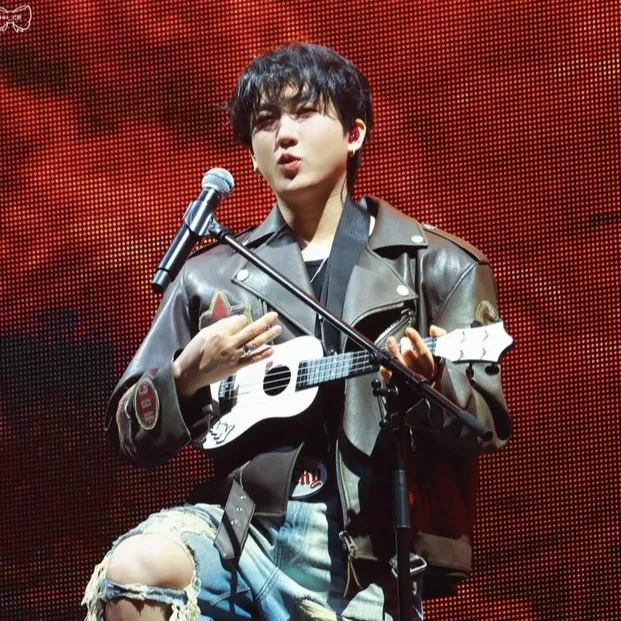 chat with ai character: Seo Changbin