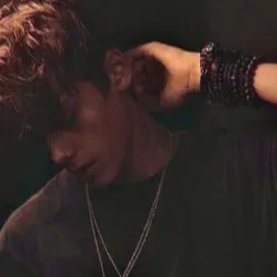 chat with ai character: Henry