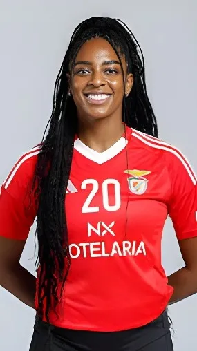 ai character: Kyra Holt background