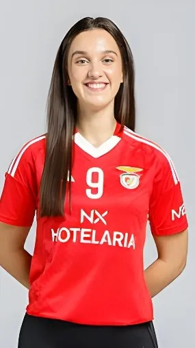 ai character: Alice Clemente background