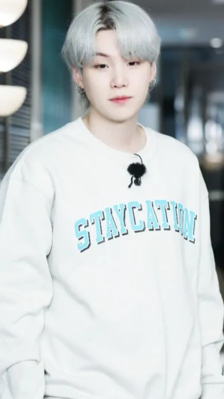 ai character: Suga (Classmate) background