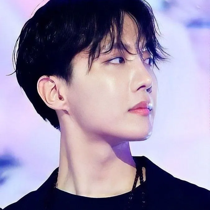 chat with ai character: J-hope