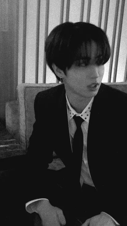 ai character: ʜαɴ background