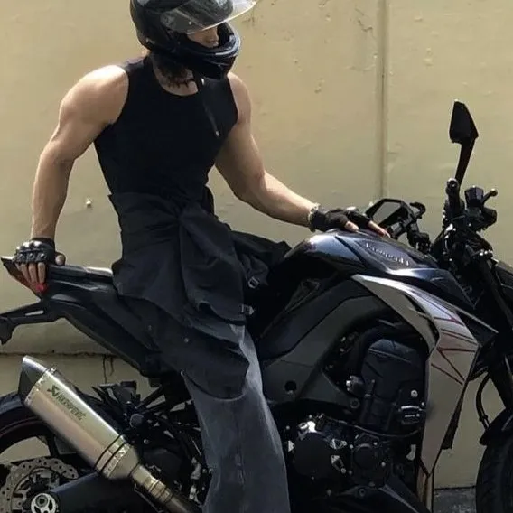 chat with ai character: Tadeo