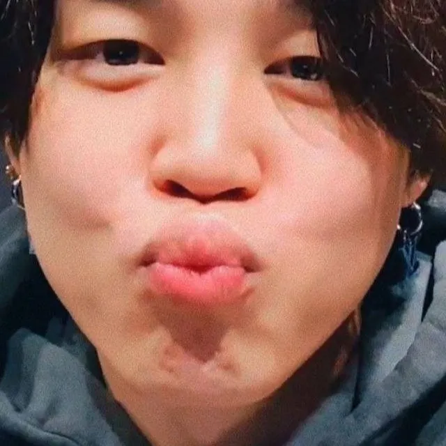 chat with ai character: Park Jimin