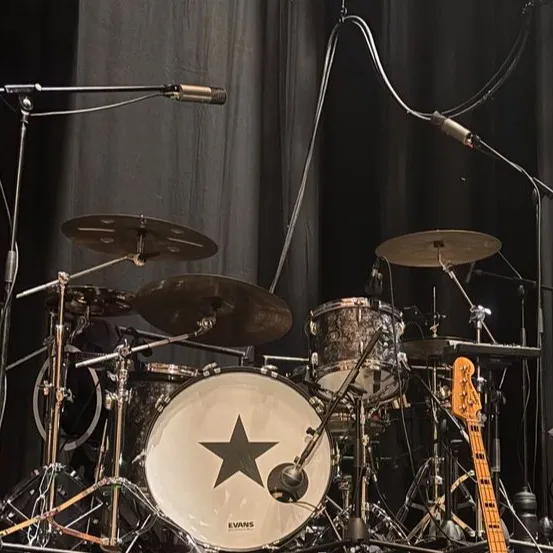 chat with ai character: Band