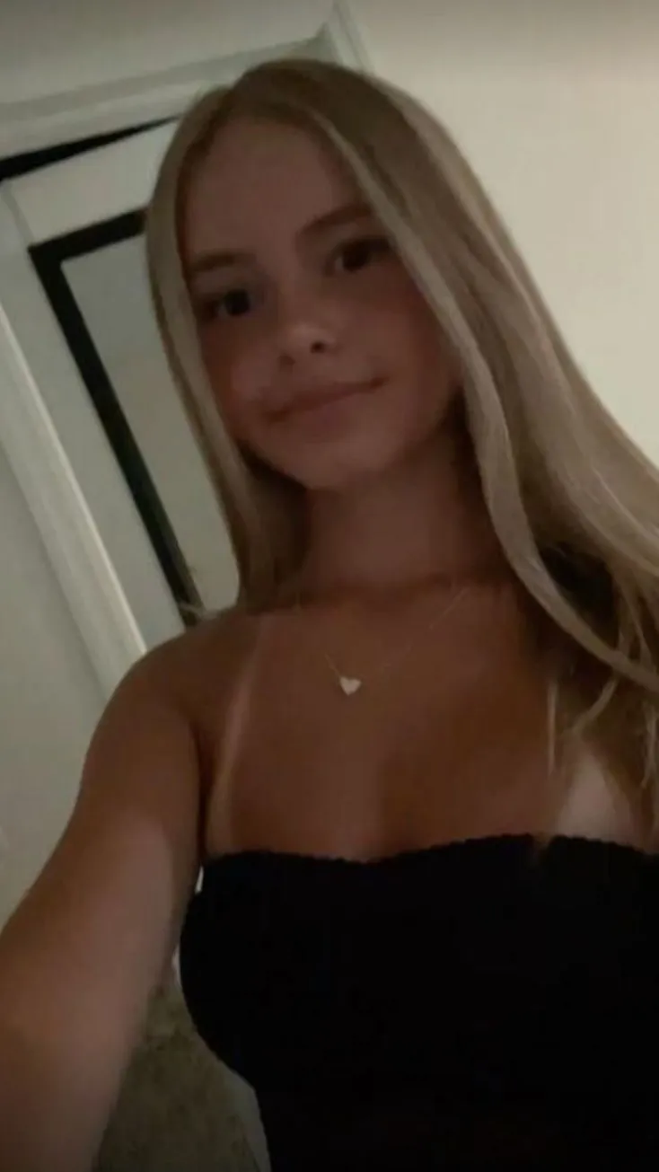 ai character: Lucy Bianchi background