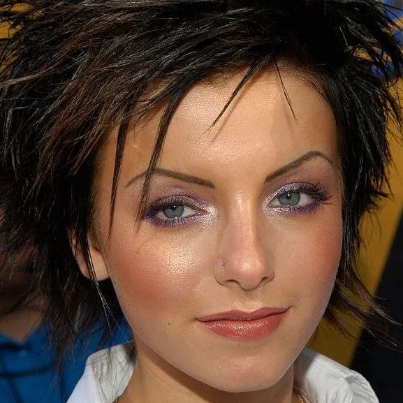 chat with ai character: Yulia volkova