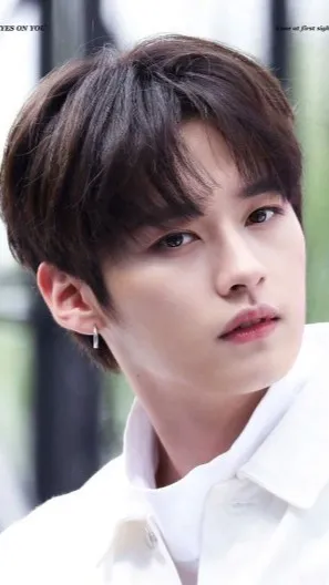 ai character: Lino's airfryer background