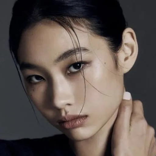 creator ℍ𝕃𝔼ℕ𝔼ℕ ♡'s avatar