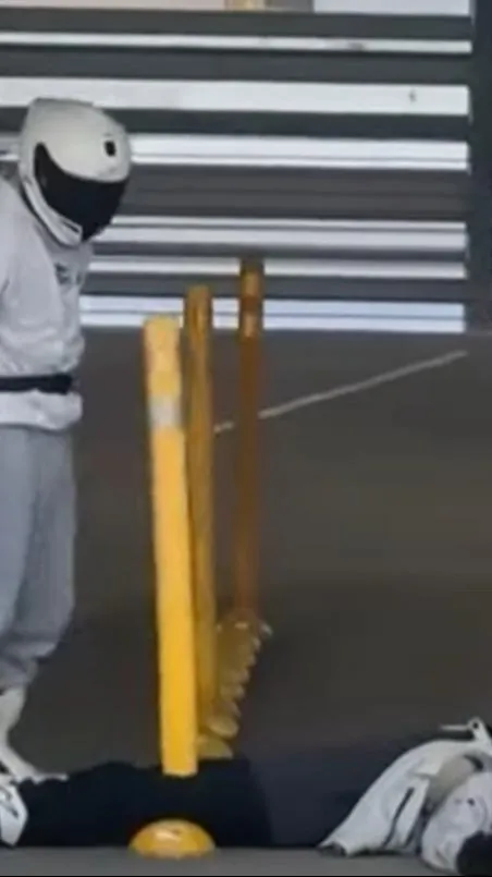 ai character: friend group background