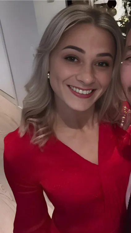 ai character: Fridolina Rolfö background