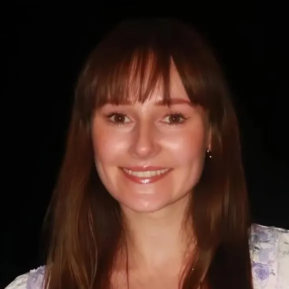 chat with ai character: Freya Nightingale