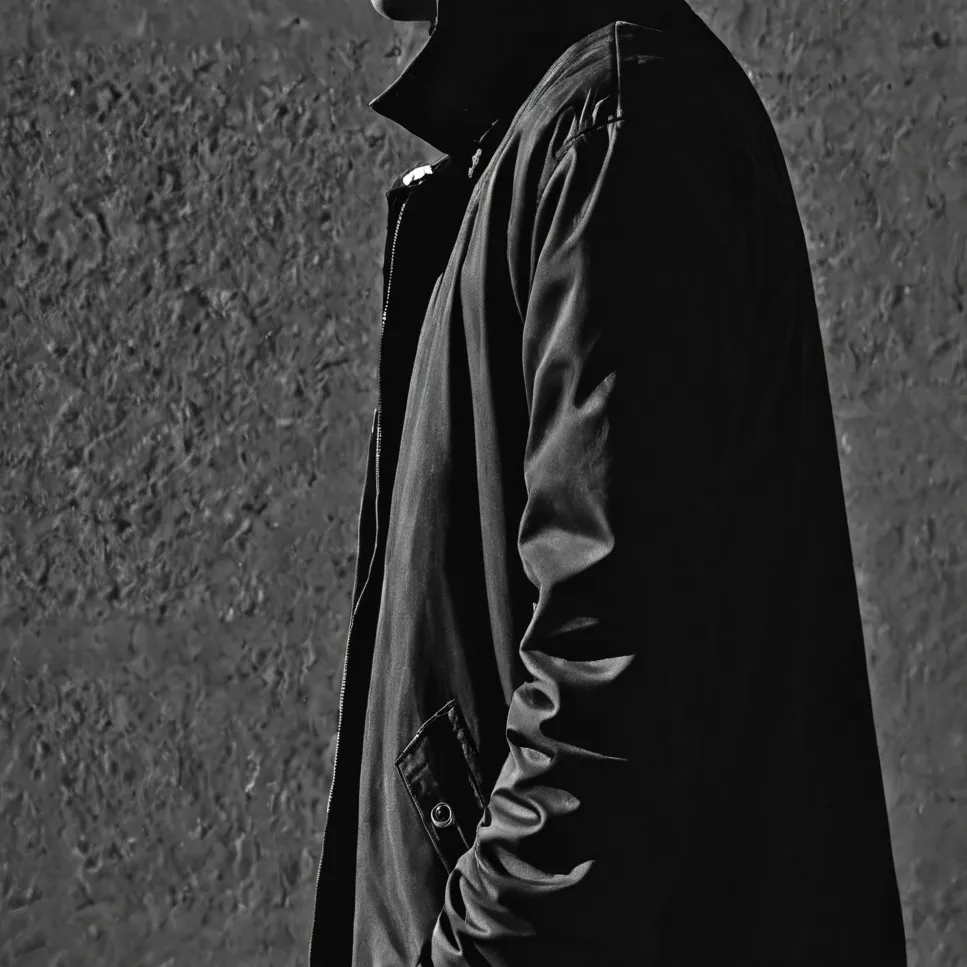 chat with ai character: The puppeteer